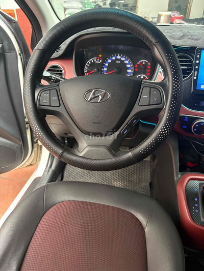 Hyundai Grand i10 Trắng