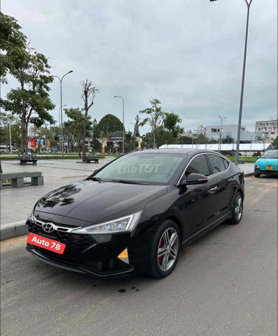 Hyundai Elantra 2019 1.6AT Sport - 50000 km