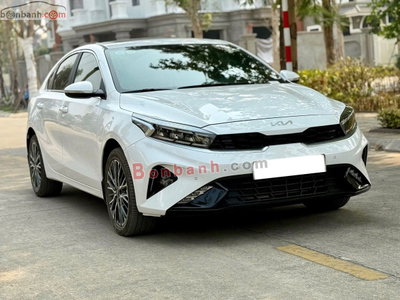 Xe Kia K3 Premium 2.0 AT 2022