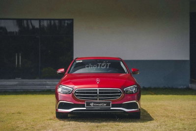 Mercedes-Benz E200 Exclusive 2021 Đỏ cực đẹp