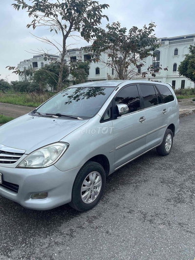 Toyota Innova 2009 V Bạc