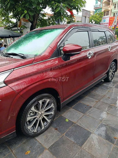 Toyota Veloz Cross Top Đỏ 7 chỗ