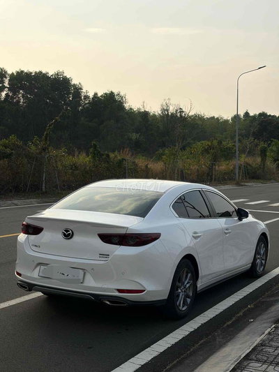 Mazda 3 2022 Luxury Trắng 32.000km