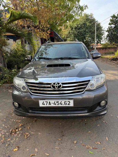 Toyota Fortuner Xám 7 chỗ