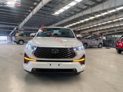 Xe Toyota Innova Cross HEV 2.0 CVT 2026