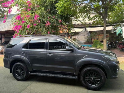Toyota Fortuner 2016 Xám 106.000 km