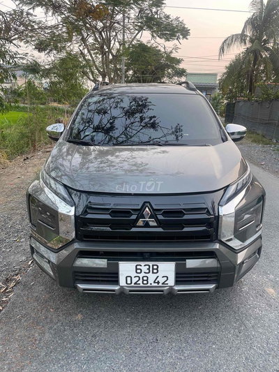 Mitsubishi Xpander Cross Xám