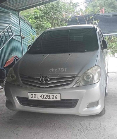 Toyota Innova 2009G Bạc
