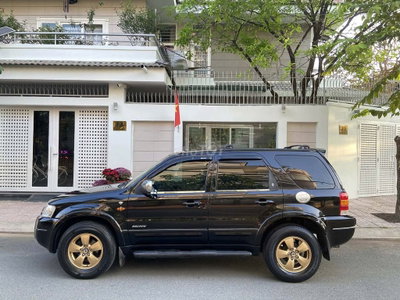 Ford Escape 3.0 phiên bản kỷ niệm 100 năm