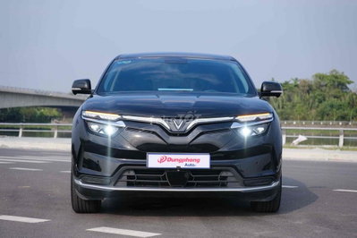 VINFAST VF8 ECO 2025 10.000 KM Đen