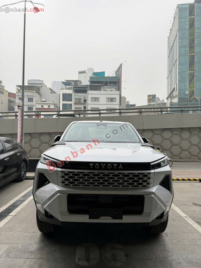 Xe Toyota Hilux Trailhunter 2.8L 4x4 AT 2026