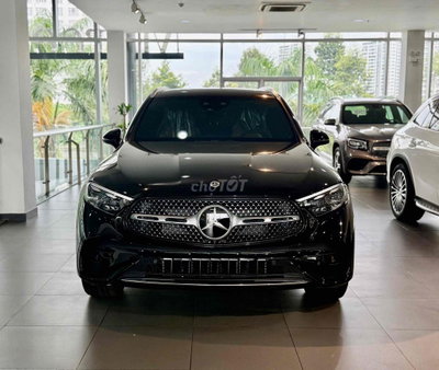 Mercedes GLC300 lướt lưu kho chính hãng