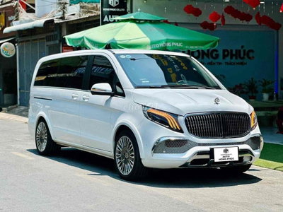 Mercedes-Benz V250 Maybach Model 2021
