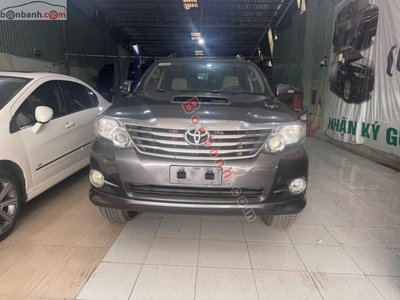 Xe Toyota Fortuner 2.5G 2015