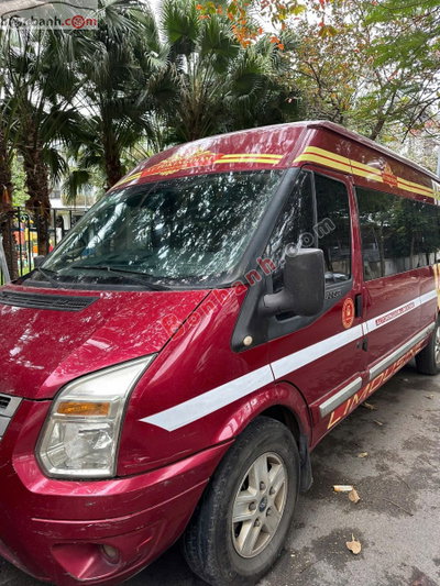Xe Ford Transit Limousine 2016