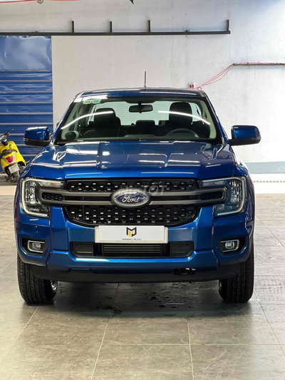 Ford Ranger Xanh 5 chỗ