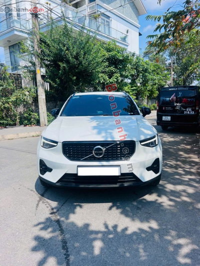 Xe Volvo XC40 Ultimate B5 AWD 2022