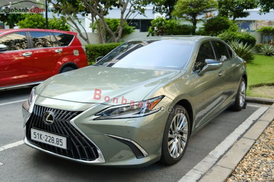 Xe Lexus ES 250 2025