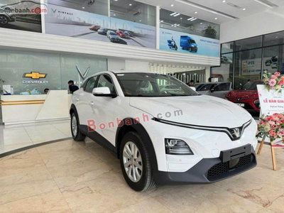 Xe VinFast VF6 Eco 2026