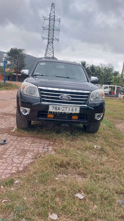 Ford Everest Đen 7 chỗ