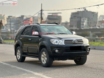 Xe Toyota Fortuner 2.7V 4x4 AT 2011
