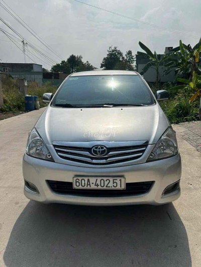 Toyota Innova 2012 Bạc 7 chỗ