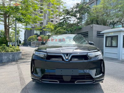 Xe VinFast VF9 Eco 2026