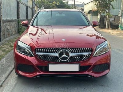 Mercedes Benz C200 2019, màu đỏ - 75,000 Km