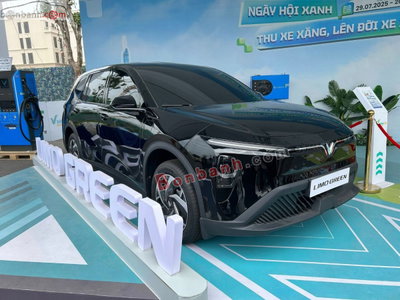 Xe VinFast Limo Green AT 2025