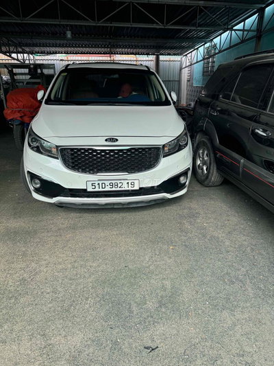 Kia Sedona 7 chỗ máy xăng