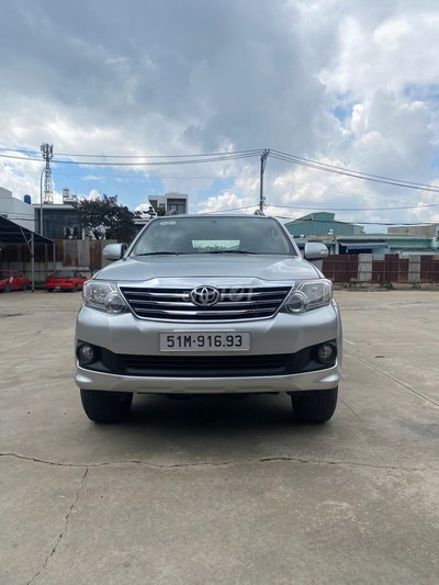 Toyota Fortuner 2.7V AT 2013
