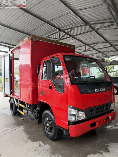 Xe Isuzu NQR truk 2020