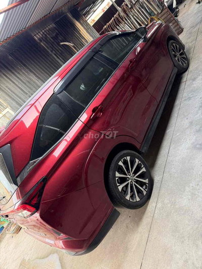 Toyota Veloz Cross Bản tốp Đỏ