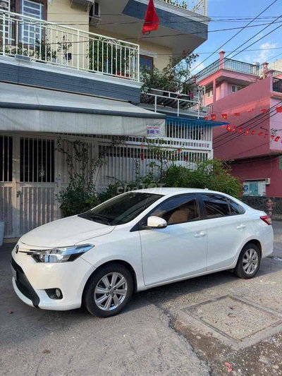 Toyota Vios màu Trắng