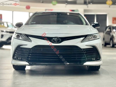 Xe Toyota Camry 2.0Q 2022