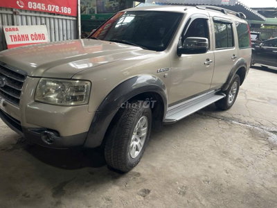 Ford Everest Vàng cát 7 chỗ