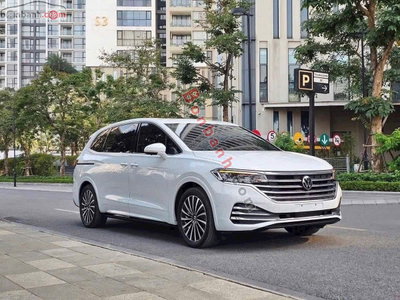Xe Volkswagen Viloran Luxury 2025