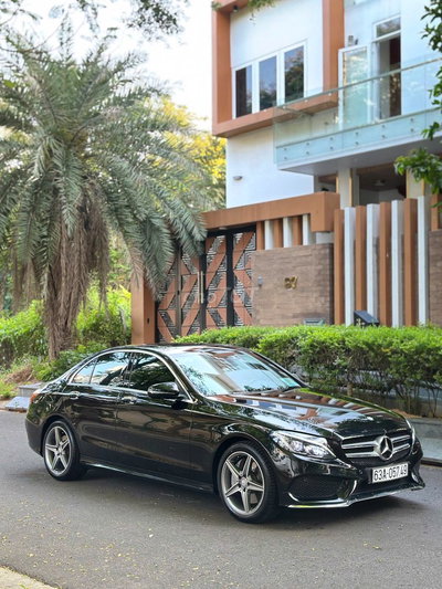 Merc C300 AMG nội thất đỏ Sport hàng hiếm !