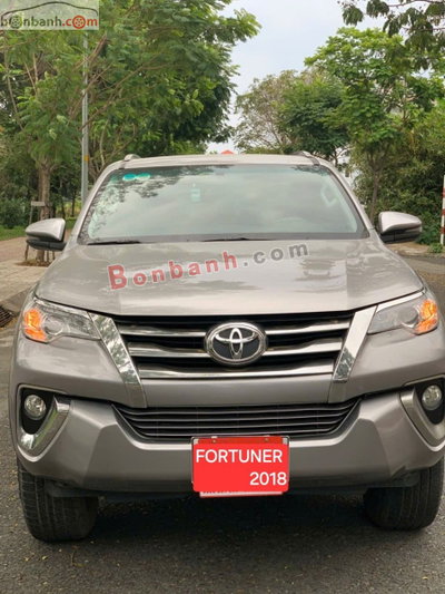 Xe Toyota Fortuner 2.7V 4x2 AT 2018