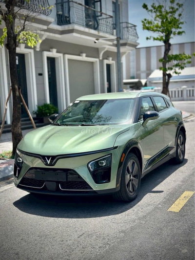 VinFast VF7 ECO