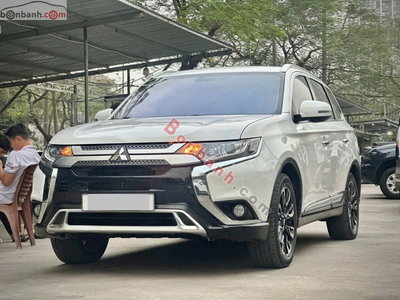 Xe Mitsubishi Outlander 2.0 CVT 2020