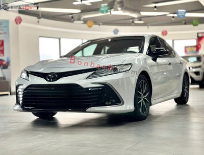 Xe Toyota Camry 2.0Q 2022