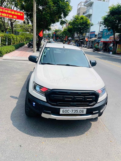 Ford Ranger XLS MT Trắng