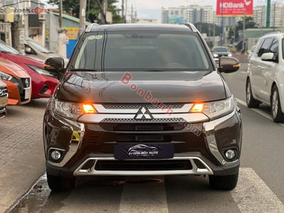 Xe Mitsubishi Outlander 2.0 CVT 2020
