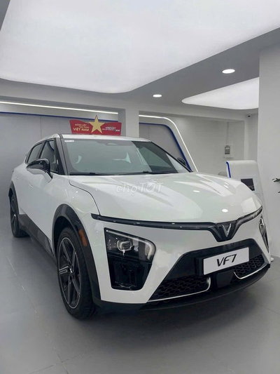 Xe điện Vinfast VF7 Trắng