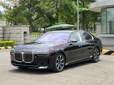 Xe BMW 7 Series 735i Pure Excellence 2024