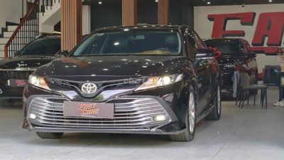 Toyota Camry 2019 2.0G Đen 100.000km