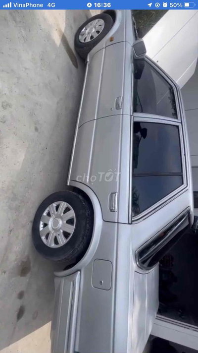 Nissan 5 chỗ màu Bạc