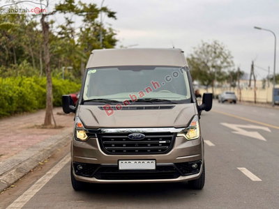 Xe Ford Transit Limousine 2022