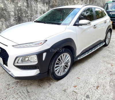 CẦN BÁN XE HUYNDAI KONA TURBO 2.0 MÀU TRẮNG